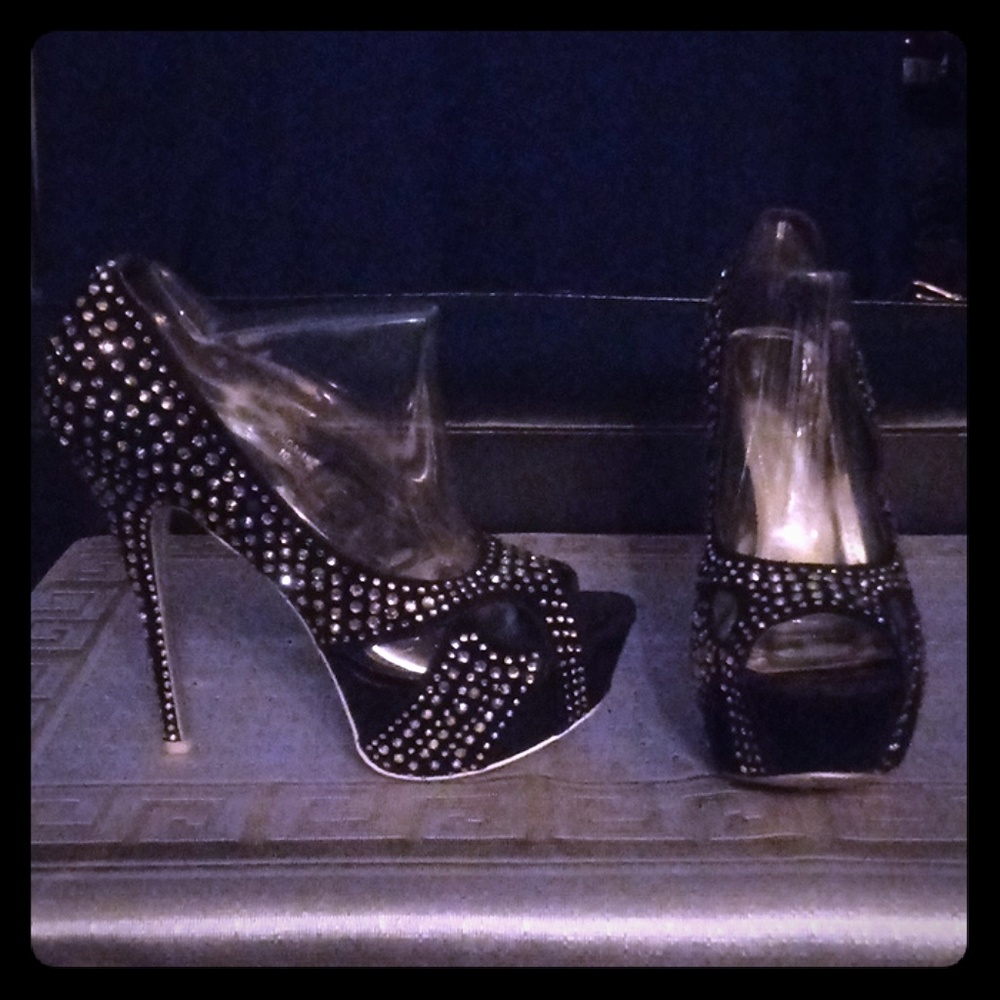 Alba Shoes - Picture 1 of 1